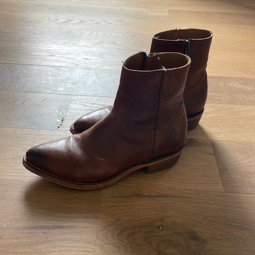 Frye brown leather zipper Billie boots